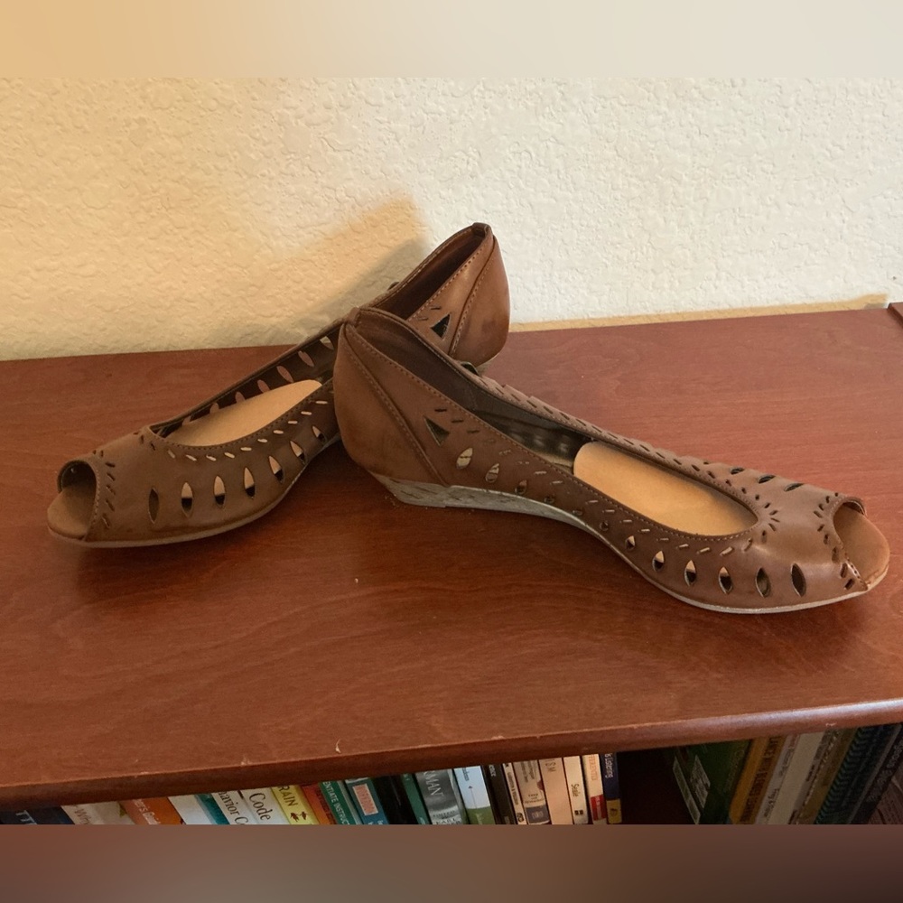 Dexter Brown Peep-Toe Flats